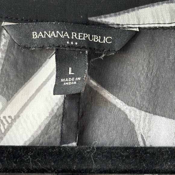 Banana Republic Sheer Short Sleeve Blouse Leaf Pattern Black Women’s Size Large - Picture 3 of 12